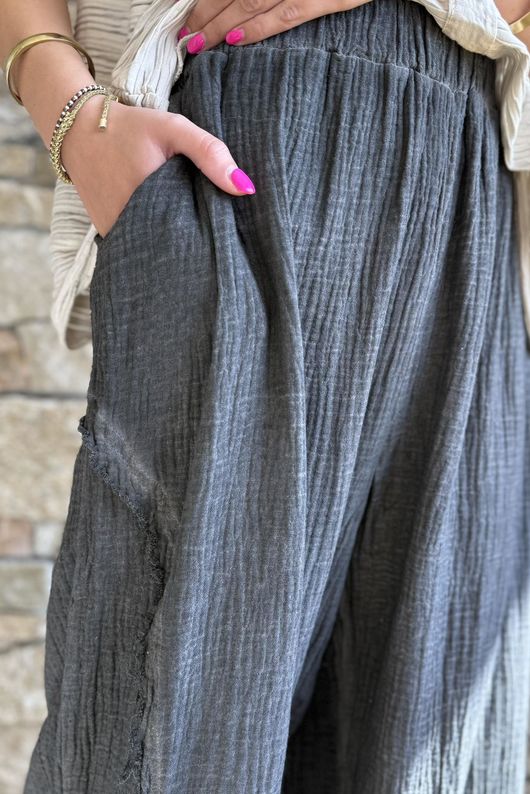 Rustic Nature Bubble Cotton Split Kick Pant Washed Charcoal